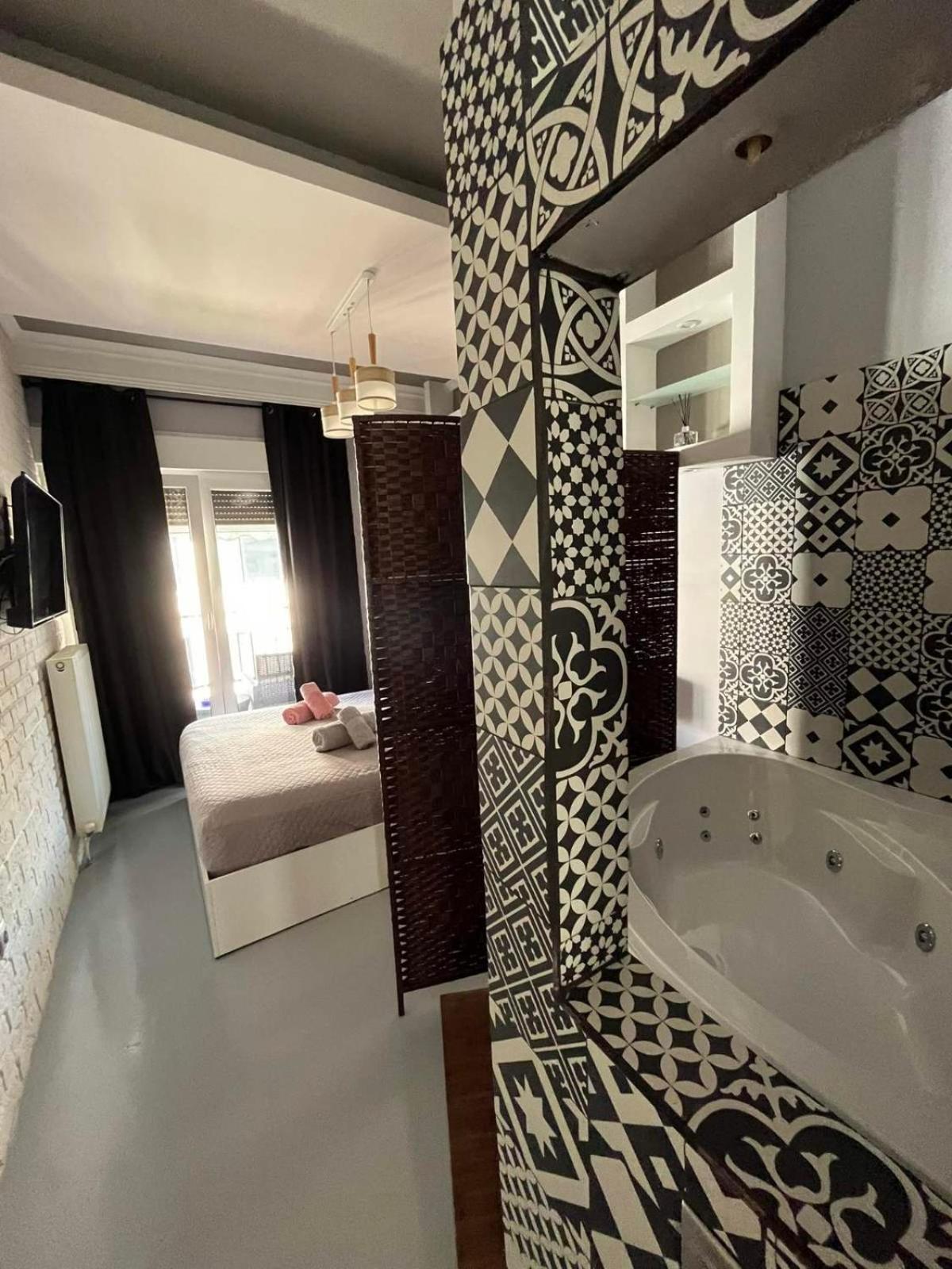 Vip Apt. Pezodromos Kalamarias Thessaloniki Exterior photo